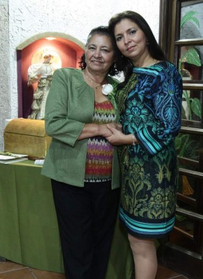 Unen sus vidas por amor