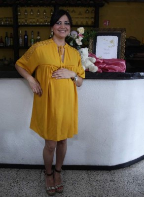 Festejan que un nuevo angelito está por nacer