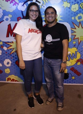 Encuentro de superhéroes, personajes de animé y videojuegos