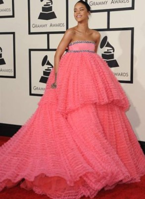 FOTOS: Rihanna y sus 10 looks más desastrosos