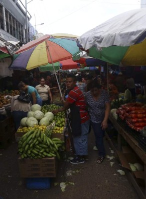 El 80% de los capitalinos compran en los mercados