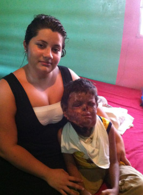 Madre pide ayuda para su pequeño luchador