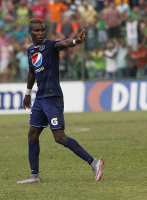 Rubilio Castillo visitó la tumba de su hermano tras cumplirle la promesa de quedar campeón con Motagua