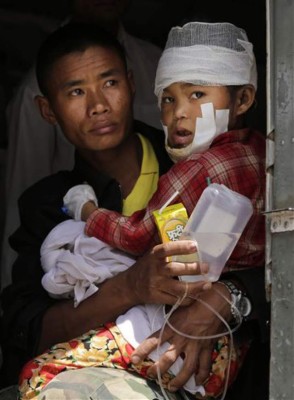 Aumenta esfuerzo mundial por víctimas de sismo en Nepal