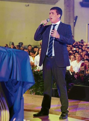 El tenor que le cantó a la Virgen de Suyapa