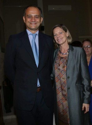 Noche de baile y aplausos en la residencia americana