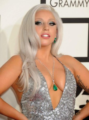 Famosas al desnudo con escotes XXL