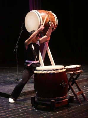 El TNMB vibró al ritmo de los tambores japoneses