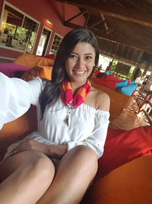 Milagro Flores sorprende a sus seguidores con atrevidas fotos en traje de baño