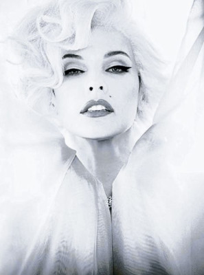 Milla se convierte en Marilyn