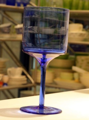 Engalane su mesa con coloridas copas