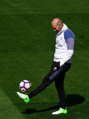 Zinedine Zidane, entrenador del Real Madrid, llama a 'evitar' al Frente Nacional en Francia