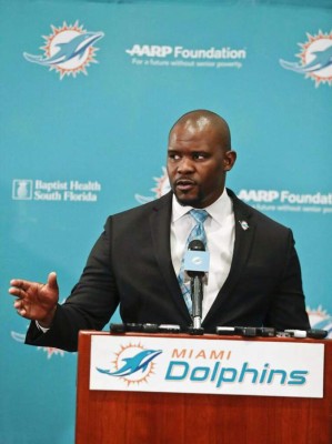 FOTOS: Así se oficializó la contratación del hondureño Brian Flores en los Miami Dolphins