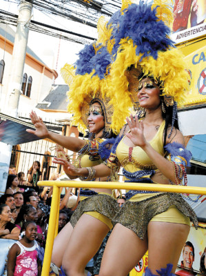 La Ceiba vistió de carnaval