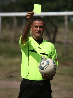 Presionados árbitros hondureños por Torneo Apertura