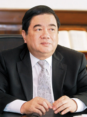 Tres piezas clave del gabinete económico salen del gobierno del presidente Porfirio Lobo