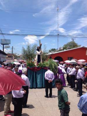 Muestras de fe adornan las calles de Comayagua