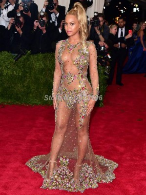 Las madres más sexis y talentosas en el mundo del espectáculo