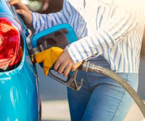 Si intenta bombear más combustible después, lo único que logrará es que la bomba vuelva a succionar gasolina.