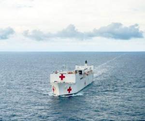 El USNS Comfort en julio pasado, durante su misión humanitaria en Colombia.