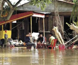 Miles de familias siguen incomunicadas debido a las inundaciones en el departamento de Cortés.