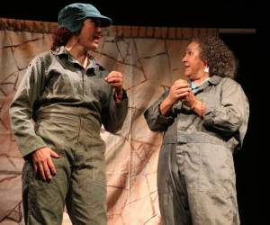 Bambú Centro Cultural es financiado por la Agencia Suiza para el Desarrollo y la Cooperación. El proyecto contempla la creación y realización de obras de teatro, así como la puesta en marcha de talleres y giras dentro y fuera de Honduras.Esta primera fase de la iniciativa lleva por nombre Bambú, nueva sede 2016-17.