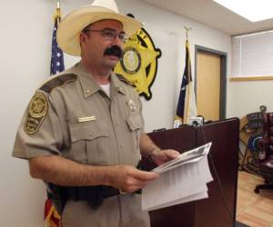 El Sheriff Eddie Guerra habla del niño de 11 años de edad, inmigrante guatemalteco,durante una conferencia de prensa.