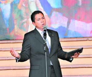 El secretario de la Presidencia, Reinaldo Sánchez, anunció que el presidente Hernández se reunirá con ejecutivos de la empresa Embraer en su visita a Brasil.