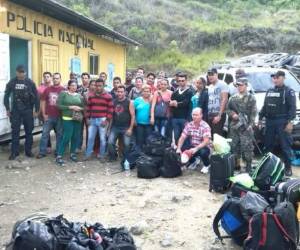 Los cubanos fueron remitidos a la Dirección de Migración.