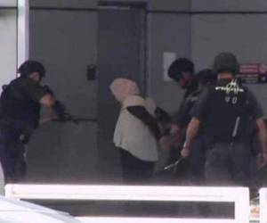 VIDEO: Capturan en Estados Unidos a hondureña convertida al Islam