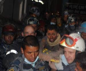 Rishi Khana estuvo atrapado 82 horas tras de sismo.