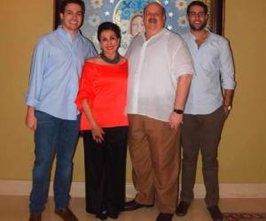 Jorge Andrés y Carolina Canahuati, el cumpleañero Jorge Shibli Canahuati Larach y Rodrigo Canahuati.