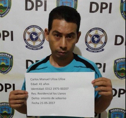 Carlos Manuel Ulloa es acusado por intento de soborno.