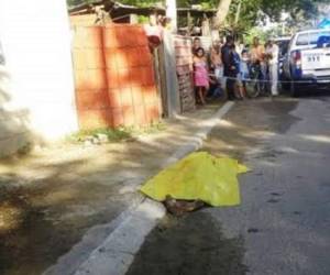 El cuerpo de la muchacha fue lanzado en horas de la mañana en la colonia Los Naranjos de San Pedro Sula.