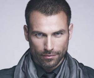 Rafael Amaya nació en Hermosillo, Sonora. Actualmente tiene 41 años y es mundialmente conocido por su papel protagónico en la serie “El Señor de los Cielos”, que realiza y transmite la cadena Telemundo.