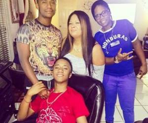 Anny Bodden, junto a sus tres hijos, quienes son muy unidos.