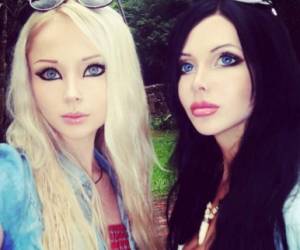 Imágenes de la conocida ‘Barbie humana’ en compañía de sus familiares y algunos amigos están causando la polémica en internet.