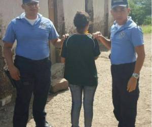 La menor fue hallada en el caserío El Portillo de la aldea San Rafael Municipio de Orocuina, donde supuestamente se había ido a refugiar desde el día que desapareció (Foto: PN/ El Heraldo Honduras/ Noticias de Honduras)