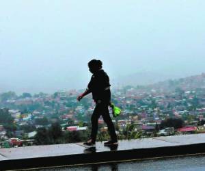 Las lluvias estarán presentes en el país debido al paso de una onda tropical que está dejando bastante humedad.