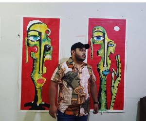 Jimmy Valladares, quien firma su trabajo artístico como R. Valladares, comparte con el público sus más recientes creaciones.