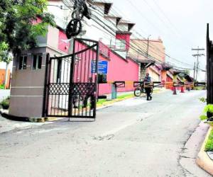 En la colonia Loma Linda Norte deberían estar tres de las empresas que hicieron negocios con Salud, pero no aparecen por ningún lado.