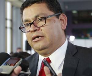 Marlon Escoto, ministro de Educación, manifestó que dicha dependencia envió la denuncia al Ministerio Público.