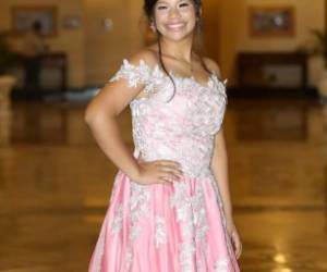 La joven quinceañera Alejandra Lezama.