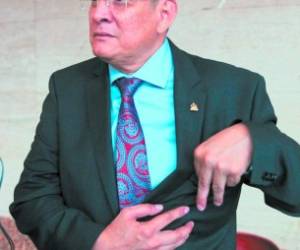 Esdras Amado López, periodista y diputado del Congreso Nacional.