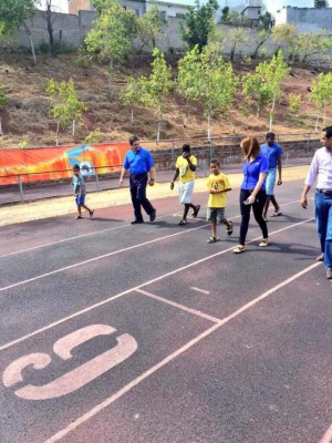 Presidente JOH promete reparar Villa Olímpica