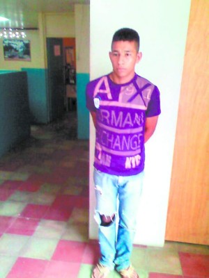 Honduras: En posesión de una chimba cae soldado