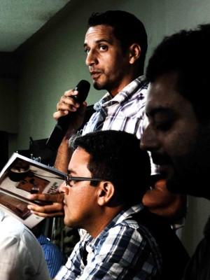 'Detrás de la sed”, nuevo poemario de Néstor Ulloa