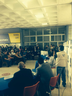 Debate de ateos y teístas en la UNAH