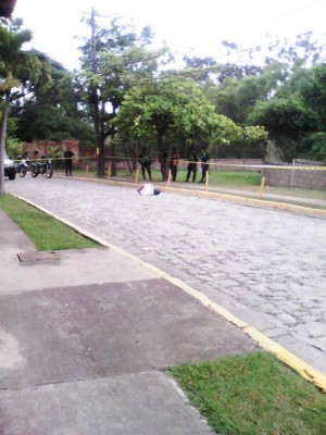 Lanzan cadáver desde rapidito en Col. Florencia Norte