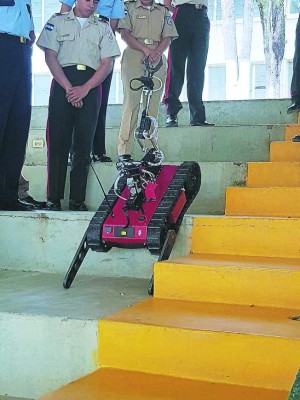Robot antibombas de la Fuerzas Armadas está listo para entrar en acción